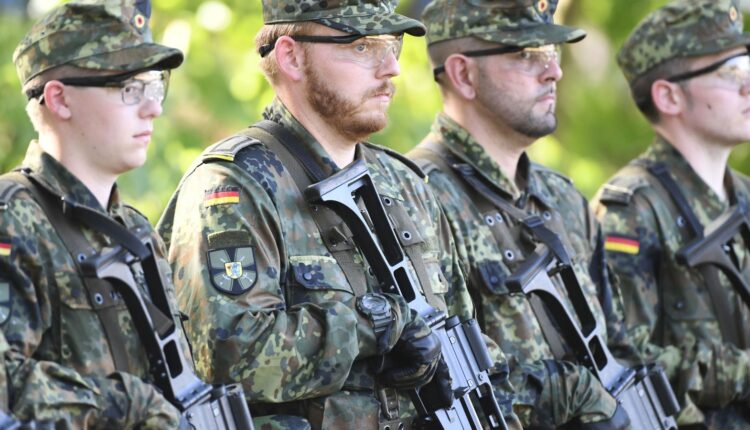 Lituania: Arriban al país un centenar de soldados alemanes para reforzar la presencia de la OTAN – Por Cristian Alonso