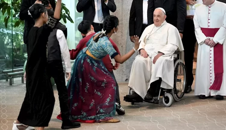 🇸🇬SINGAPUR: El papa Francisco aterriza en Singapur.