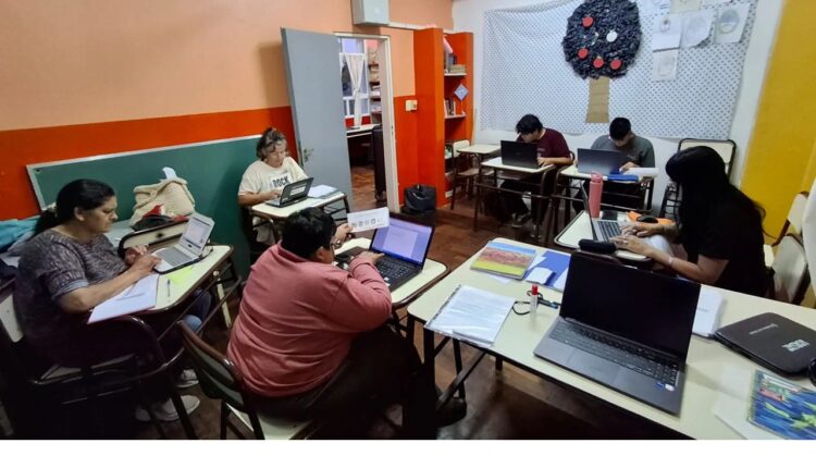 Diversas oportunidades para terminar la escuela Jóvenes y adultos