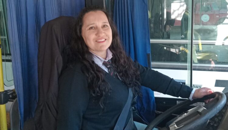 Primera chofer de  colectivos en nuestra comunidad