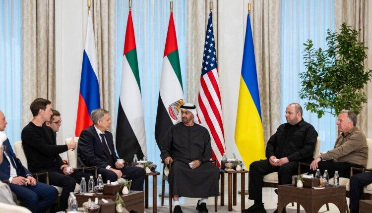 «Ese pequeño y pálido punto azul»